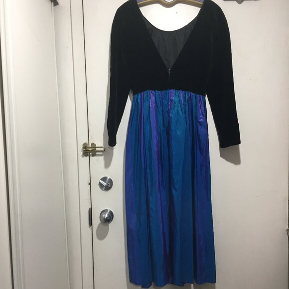 VINTAGE LAURA ASHLEY CUTOUT V BACK DRESSES SIZE 10 - Picture 4 of 7